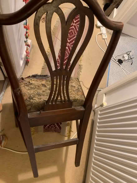 Photo of free Antique wooden chair (SE10) #2