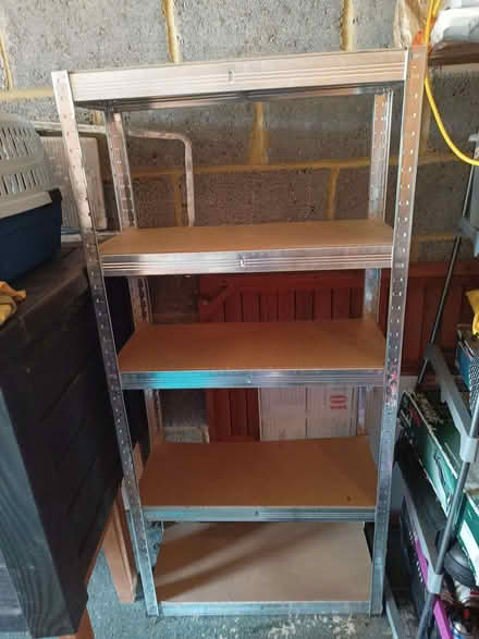 Photo of free Shelf (Aylesbury Vale HP19) #1