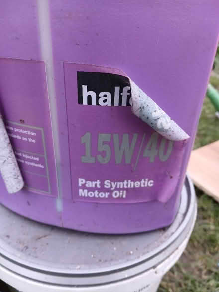 Photo of free 15W/40 oil (Woodside SE25) #1