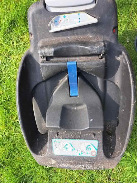 Photo of free Maxi cosi isofix locking base (Heswall) #2
