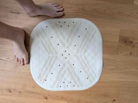 Photo of free Shower mat (Harpenden AL5) #1