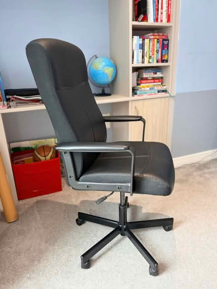Photo of free Height adjustable chair - must go today (South Lambeth SW8) #2