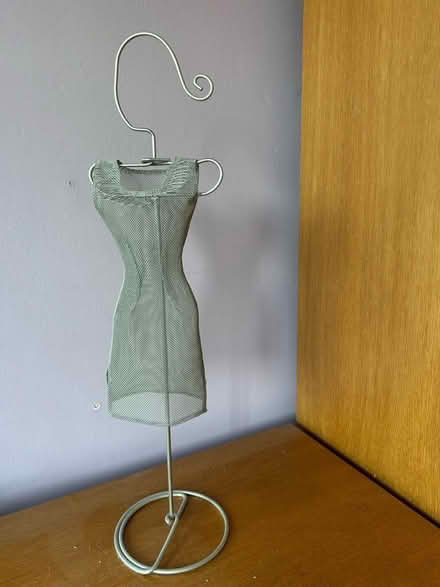 Photo of free Metal wire figurine (Barkham RG41) #1