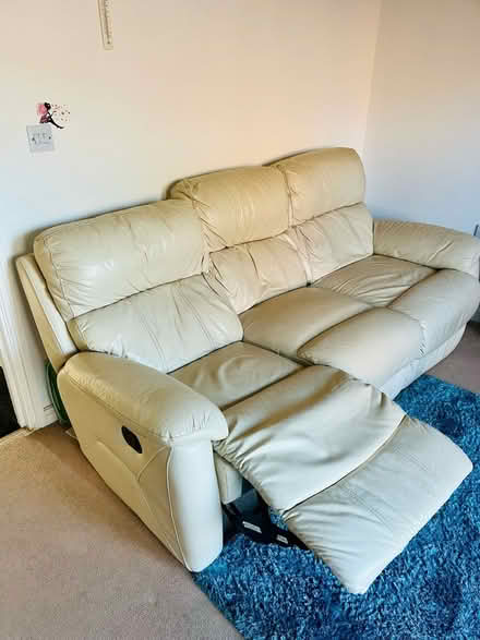 Photo of free leather 3 seater sofa recliner (Nn4 9dq) #2