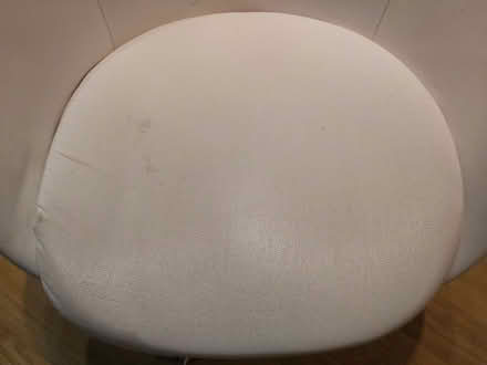 Photo of free White roller Chair .... (Carterton OX18) #3