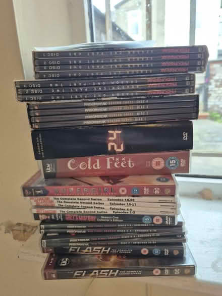 Photo of free Misc books, and dvds (Moss side M14) #1