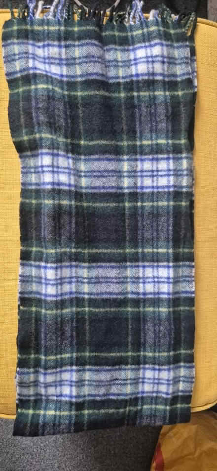 Photo of free Woolen scarf (E17) #1