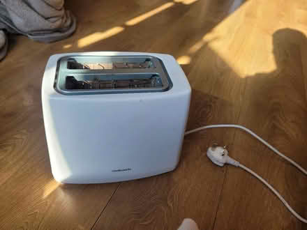 Photo of free Toaster (Scarlett avenue HP22) #1