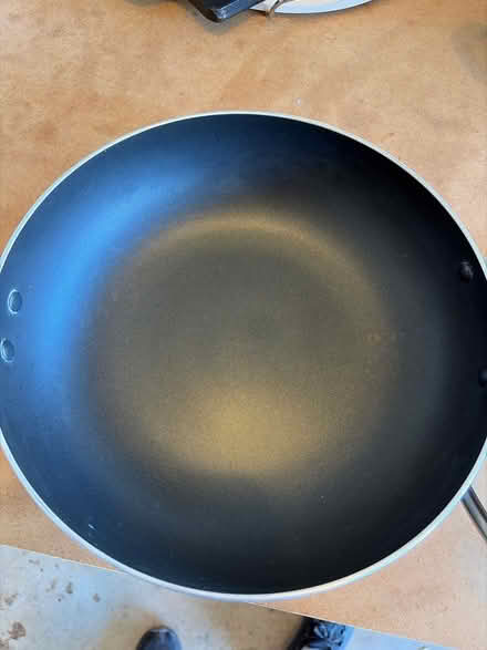 Photo of free 5qt Skillet non-stick (S. Leesburg near Banshee Reeks) #3