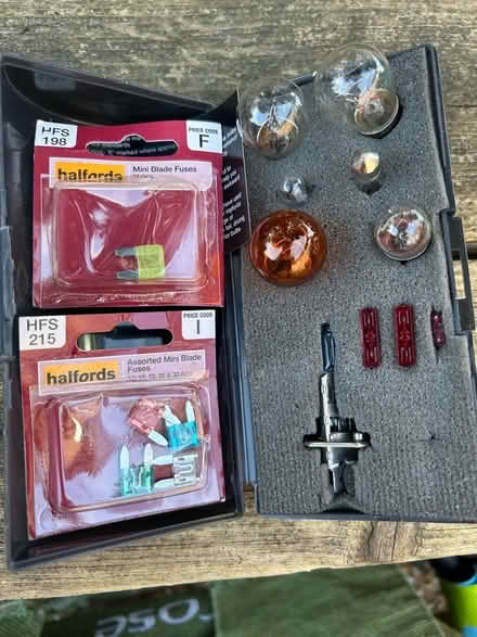 Photo of free Spare bulb kit (Chichester PO19) #2