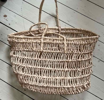 Photo of free Large straw beach bag (St Margarets TW1) #1