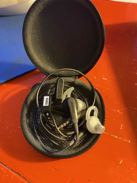 Photo of free Bose SoundSport for iPad or iPhone (San Anselmo, near the "hub") #1