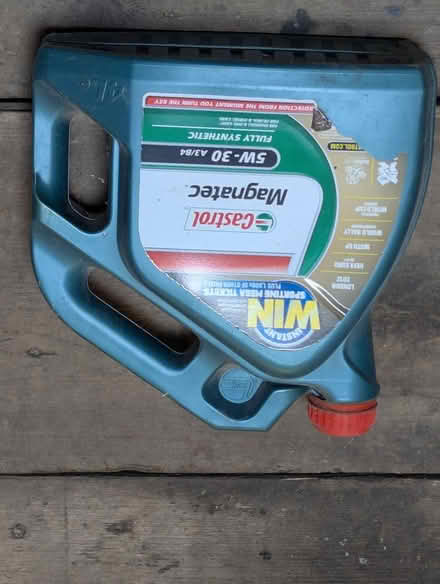 Photo of free >3.5l Castrol Magnatec 5W-30 Engine Oil (North Herts SG4) #1