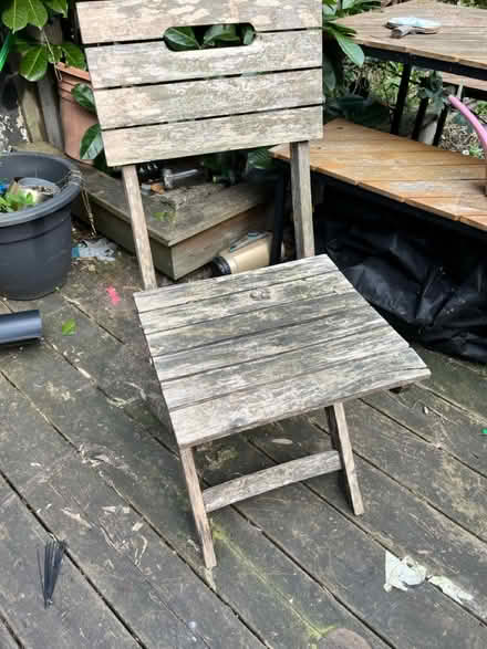 Photo of free 4x garden chairs and matching table (Leyton E10) #1