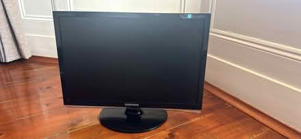 Photo of free Samsung monitor (Altrincham) #1