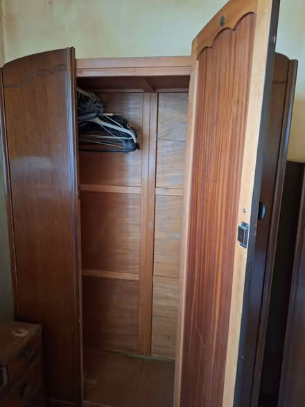 Photo of free Large vintage wardrobe (Swanley BR8) #2