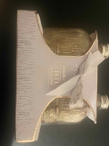 Photo of free Jonas glisten & glow bath set (Chigwell Row IG7) #3
