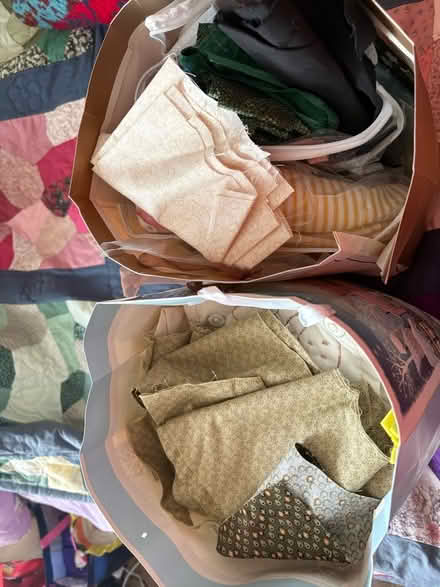 Photo of free Quilters Cotton (CT17) #1