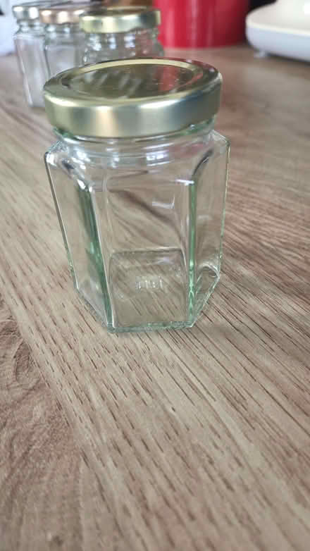 Photo of free 4 glass jars with lids (Bassetlaw DN22) #3