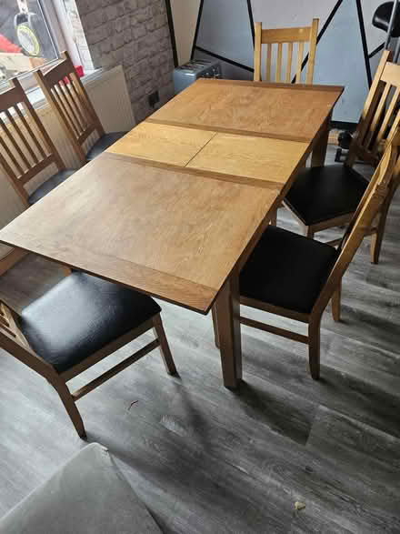 Photo of free Extendable table and 6 chairs (Croxteth L11) #1