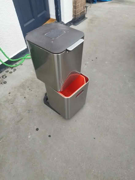 Photo of free 2 compartment kitchen bin (Bethnal Green E2) #3