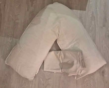 Photo of free V Shaped Pillow And Pillowcase (CT7) #1