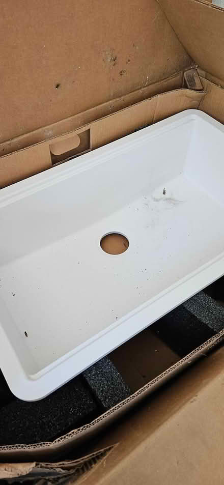 Photo of free Misc kitchen & bath (Uptown St. Petersburg) #4