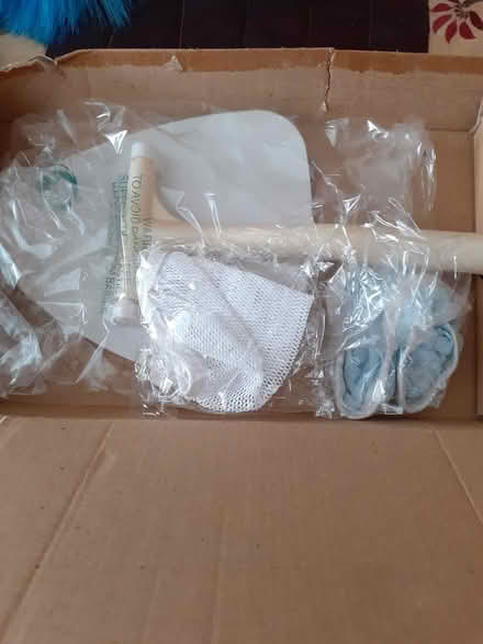 Photo of free Glass mop unused but quite old (Tonbridge TN9) #2