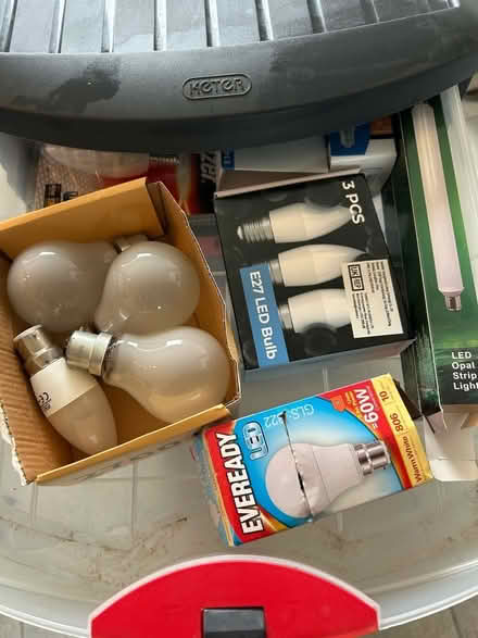 Photo of free Storfa symudol/storage unit with extention leads and various (Tregarth LL57) #4