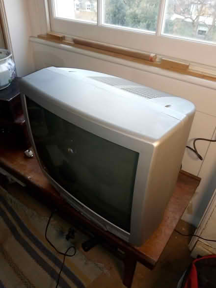 Photo of free 21" Hitachi TV and set top box (Highbury N5) #2