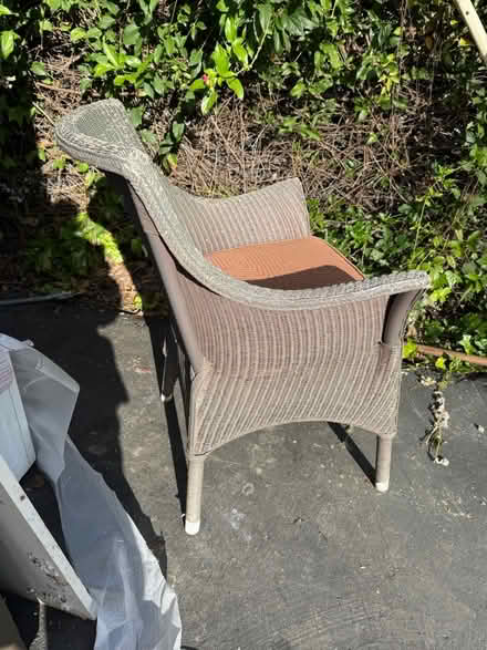 Photo of free Wicker chair with zippered cushion (Valencia Avenue, Sunnyvale) #2