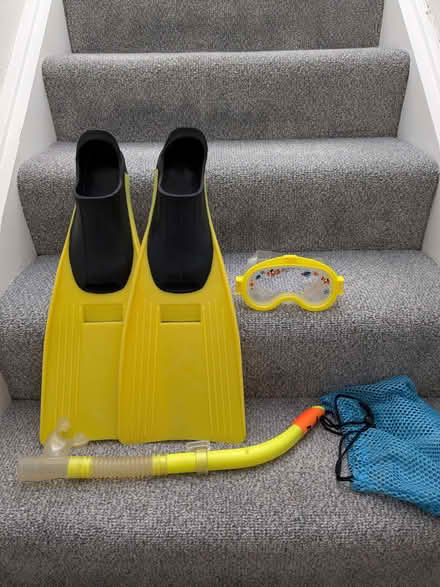 Photo of free Child's Snorkel Set (Beulah Hill SE19) #1