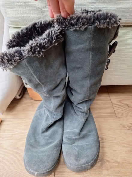 Photo of free grey furry boots size 6 (Florence Park OX4) #4