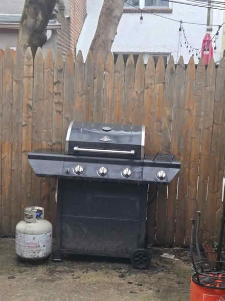Photo of free Char-Broil Gas Grill (18th & Washington Av.) #1