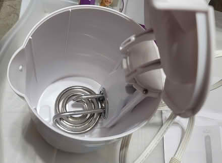 Photo of free 1.7L Rival Electric kettle (Broadview/Gerrard) #3