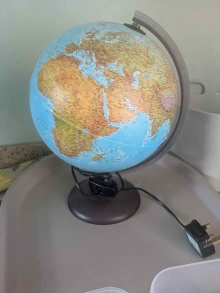 Photo of free Faulty globe light (HA9 9h) #1