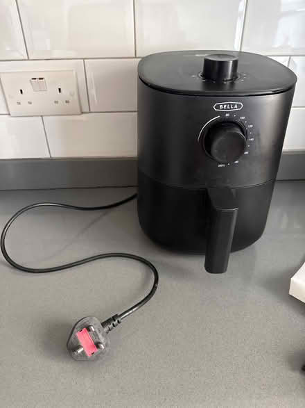 Photo of free Air fryer (SW11 Battersea by park) #1