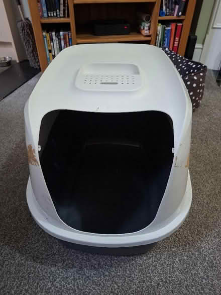 Photo of free Cat litter tray with lid (IP1) #1