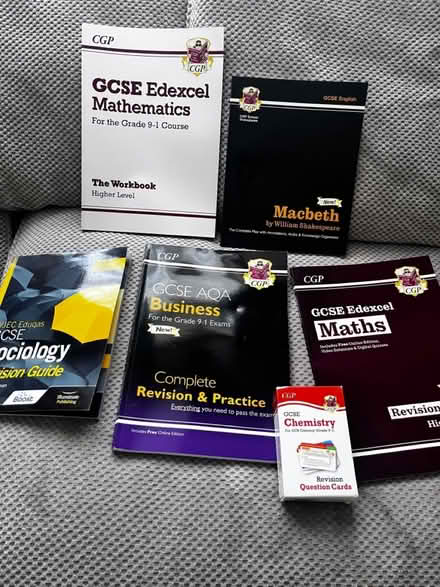 Photo of free GCSE revision books (BR5) #1