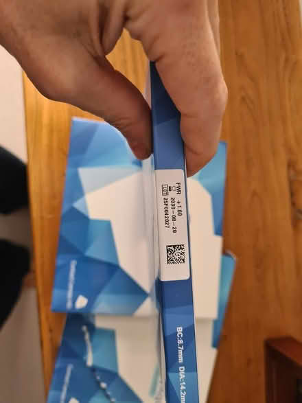 Photo of free Daily contact lenses +1 and +0.75 (SW9 Brixton) #3