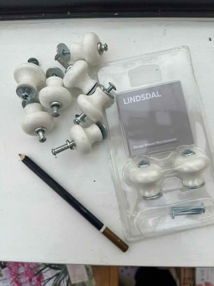 Photo of free porcelain door knobs (Bakewell area. DE45) #1