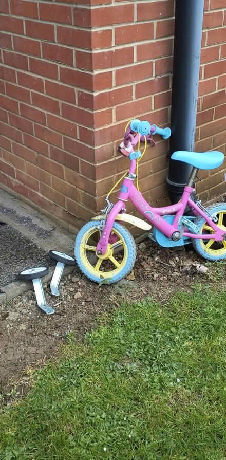 Photo of free Car seat and bicycle (OX14 Abingdon) #2