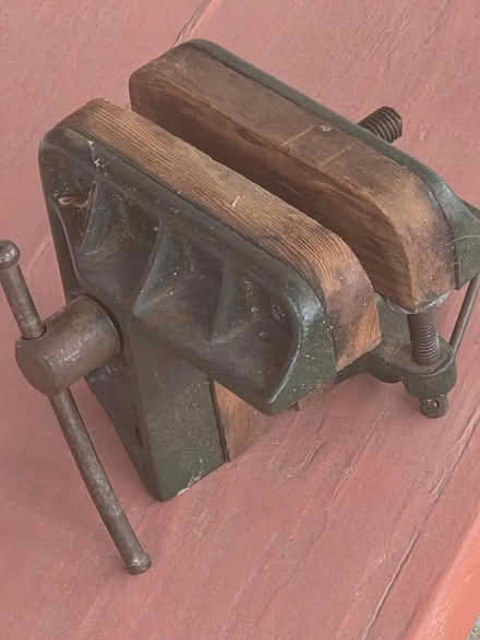 Photo of free clamping vise (Bala Cynwyd) #2