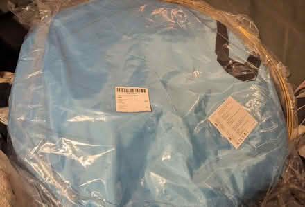 Photo of free New pop up beach tent (Armley LS12) #2