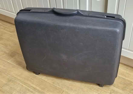 Photo of Large hard shell suitcase (Aigburth L17) #1