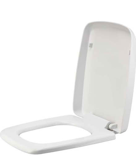 Photo of free D shaped toilet seat (Elmers End BR3) #2