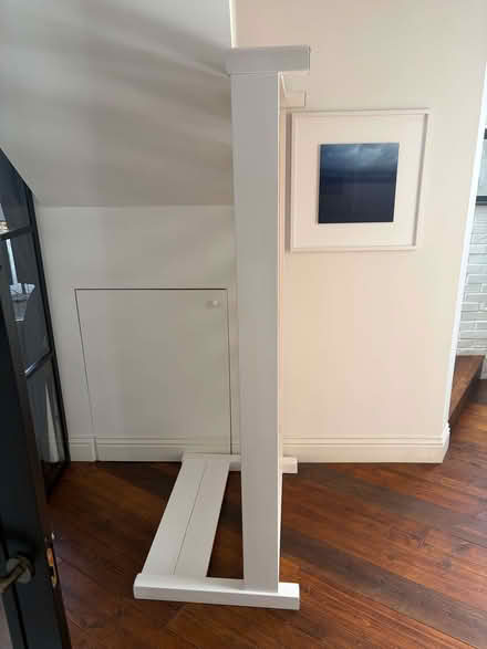 Photo of free Single, white bed (Hyde Park Estate W2) #1