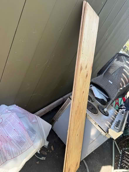 Photo of free Wooden planks (1075 Valencia Avenue) #3