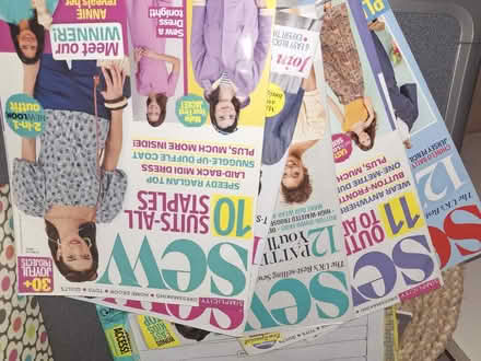 Photo of free SEW magazines in holder. File of fabric samples (Garden City OX5) #4