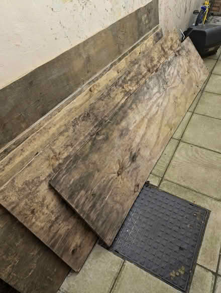Photo of free Bricks and wood planks (BR2) #1